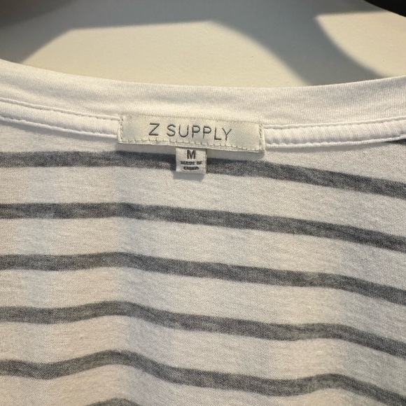 Z Supply V-Neck Tee - Medium - Picture 3 of 3